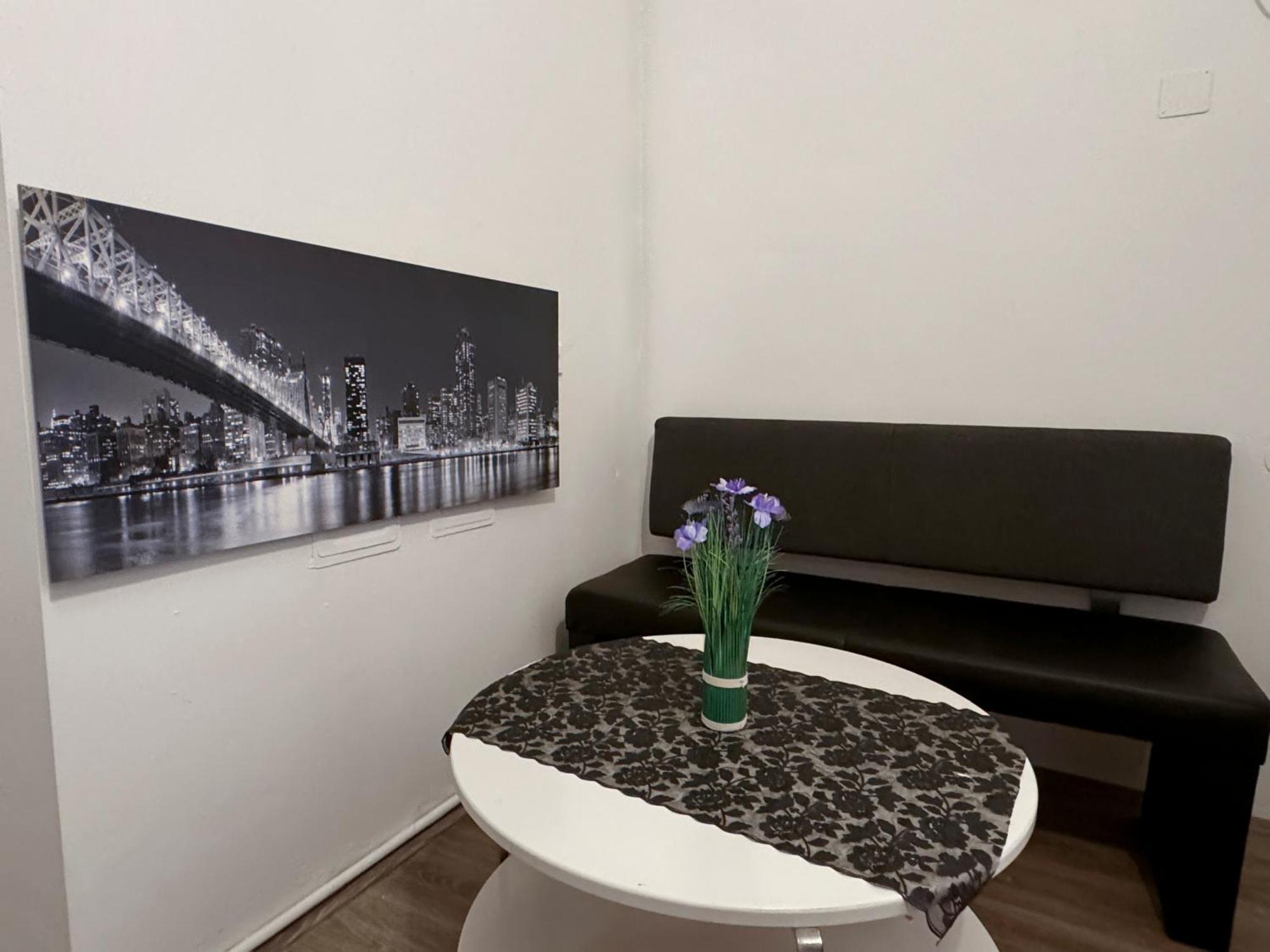 Feworld - Center Apartment